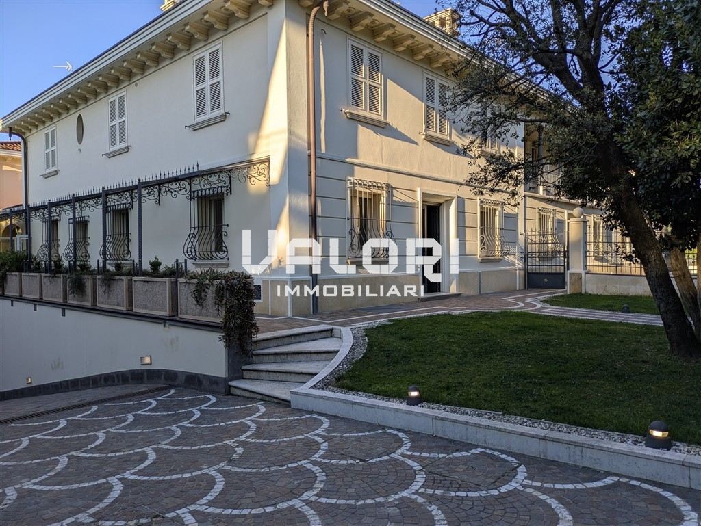 VILLA ABBINATA: L’ECCELLENZA PER IL TUO BUSINESS STAY (18 MESI)