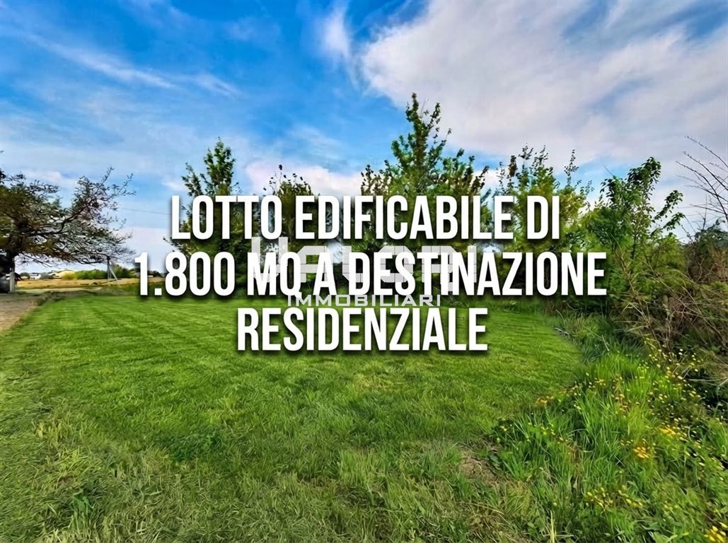 GRANDE LOTTO EDIFICABILE IMMERSO NEL VERDE CON ELEVATA CUBATURA E TOTALE INDIPENDENZA