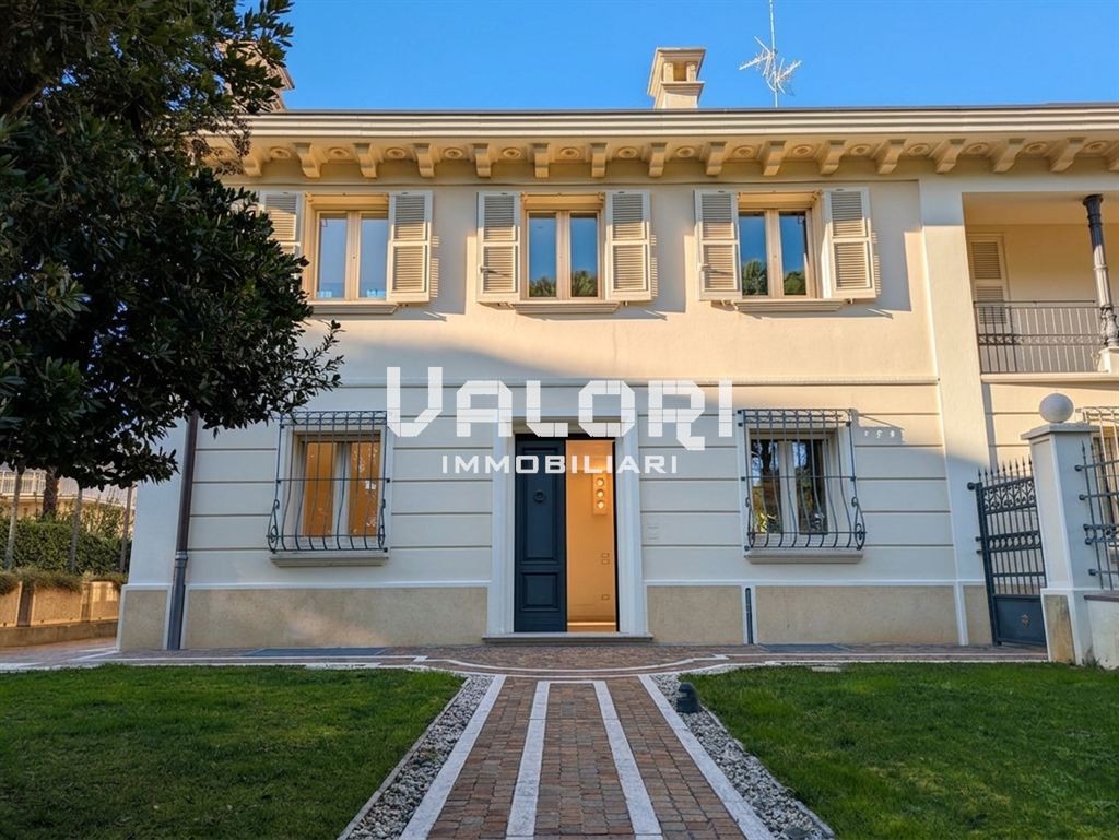 Elegante Residenza Indipendente in Via Firenze a Faenza