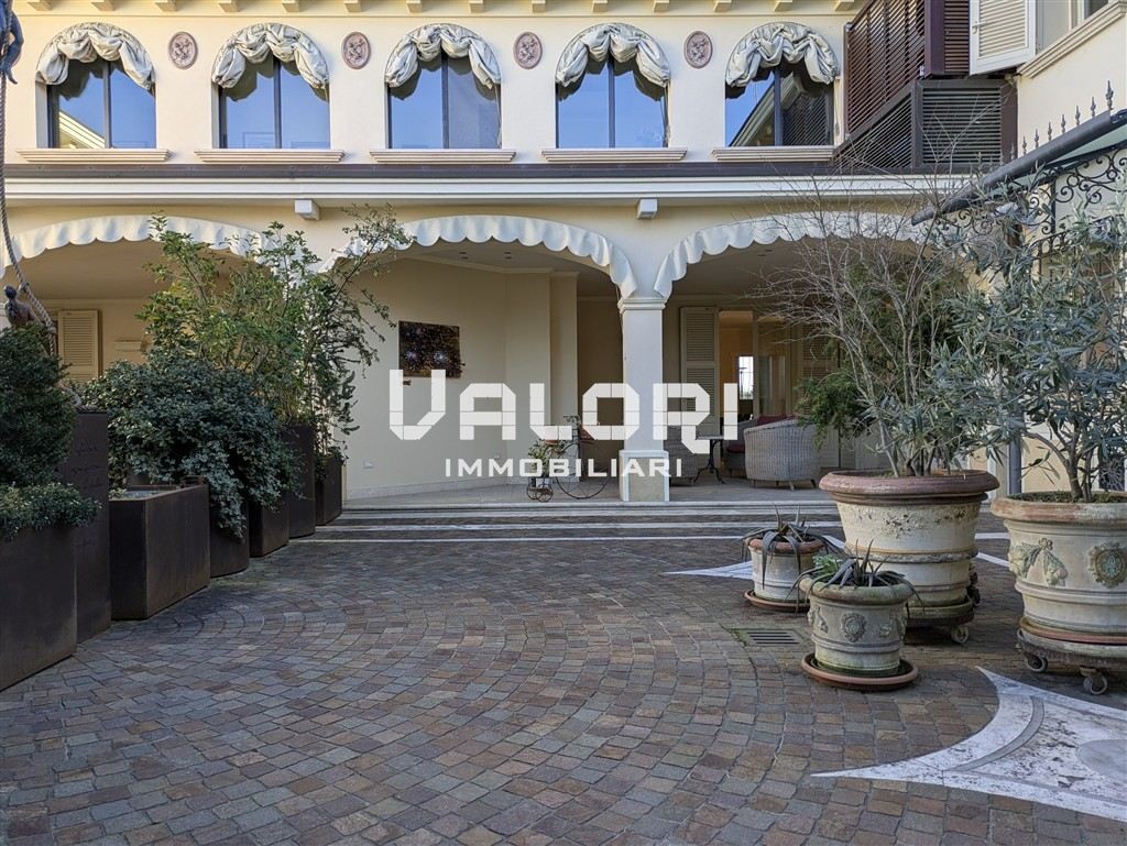 Elegante Residenza Indipendente in Via Firenze a Faenza