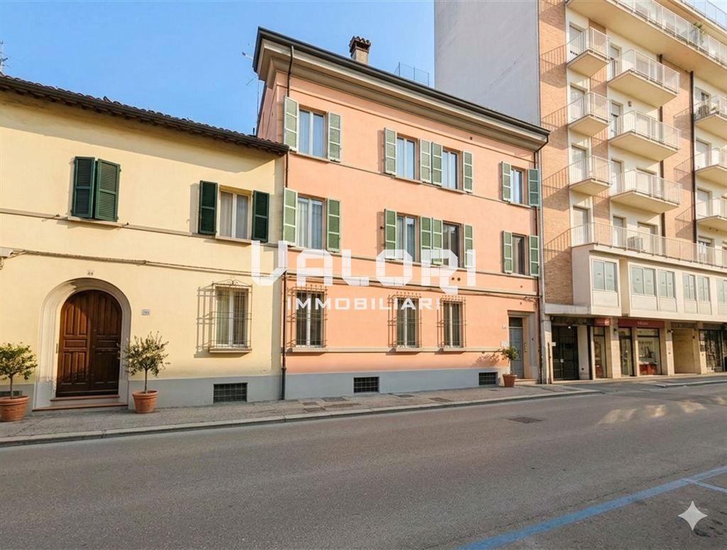 RESIDENZA DUPLEX CON 2 POSTI AUTO COPERTI, POSTO MOTO/BICI E 2 CANTINE CICLABILI